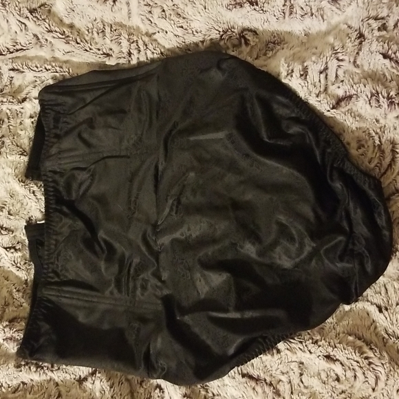 Black Shapewear Brief with Boning - Picture 3 of 4